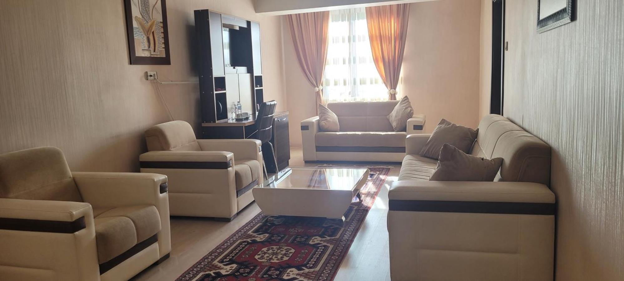 Guengoeren Hotel Карс Екстериор снимка