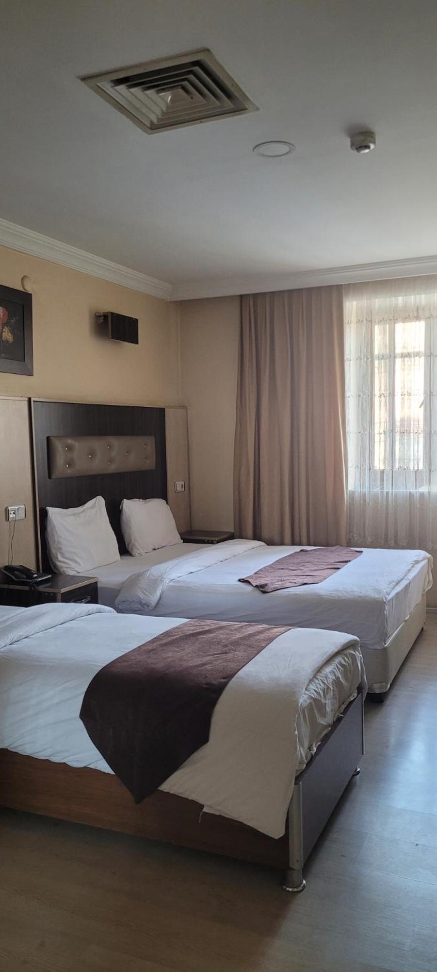 Guengoeren Hotel Карс Екстериор снимка